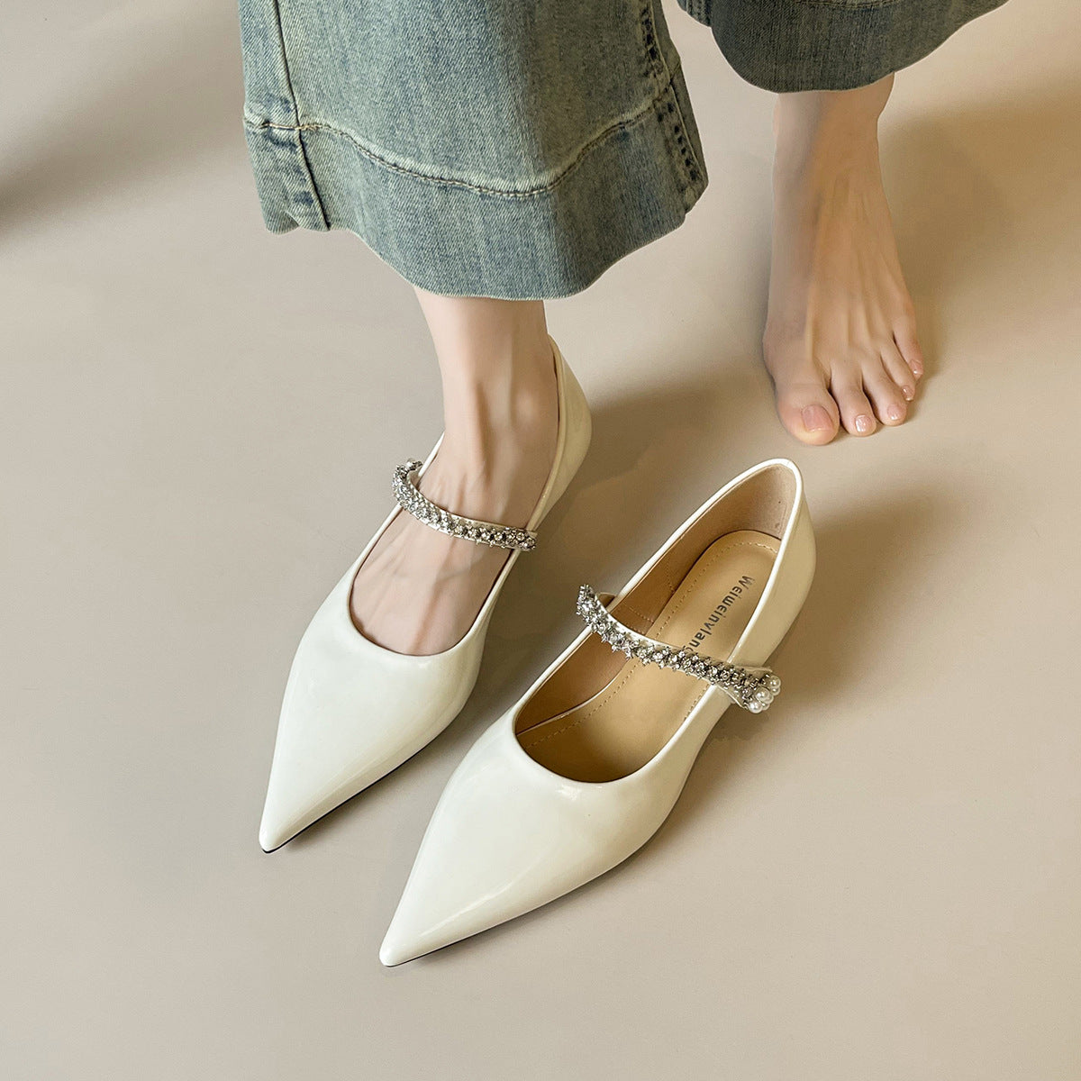 Damen elegante spitze Ballerinas mit funkelndem Strassriemen