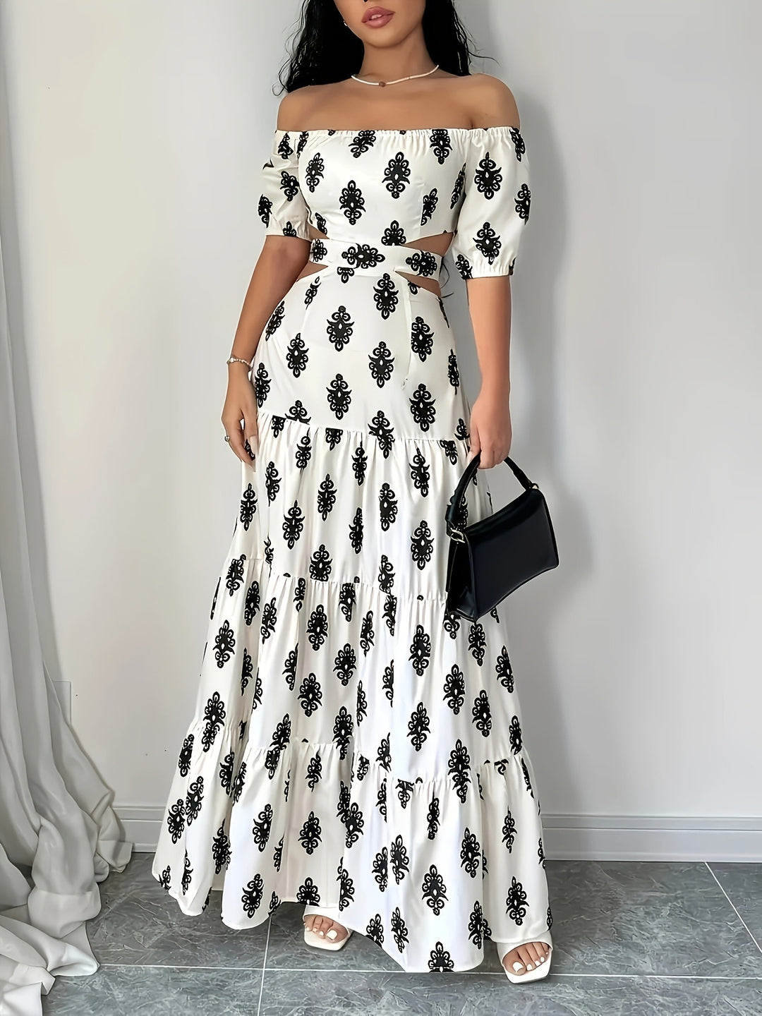 Damen Off-Shoulder Maxikleid mit Rüschendetails und floralen Mustern R&B