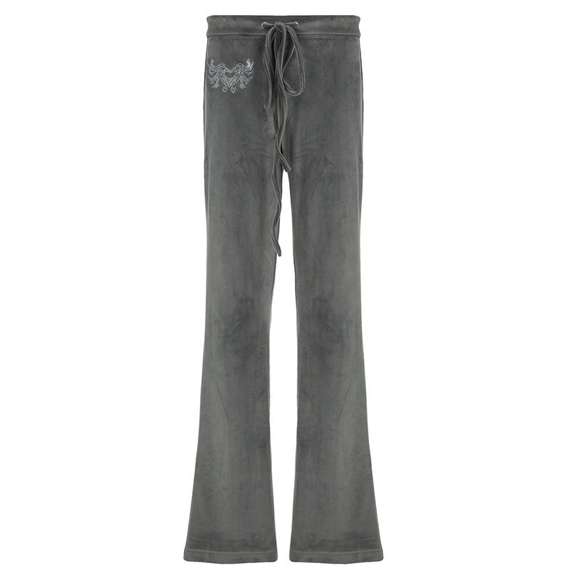 Damen-Sweatpants im lässigen Flared-Design mit trendigen Stickereien R&B