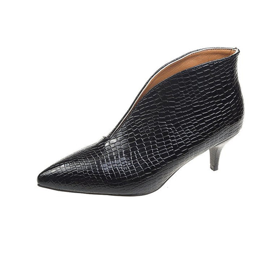 Damen elegante Stiefeletten mit spitz zulaufendem Design und glänzender Krokodilprägung R&B