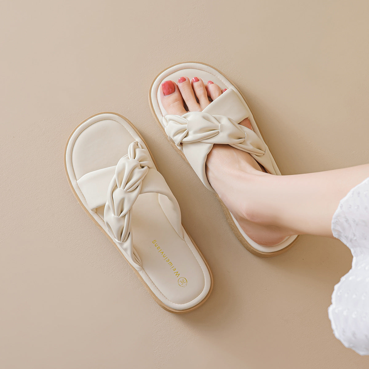 Damen Knöchelfreie Slidesandalen mit geflochtenem Riemendesign