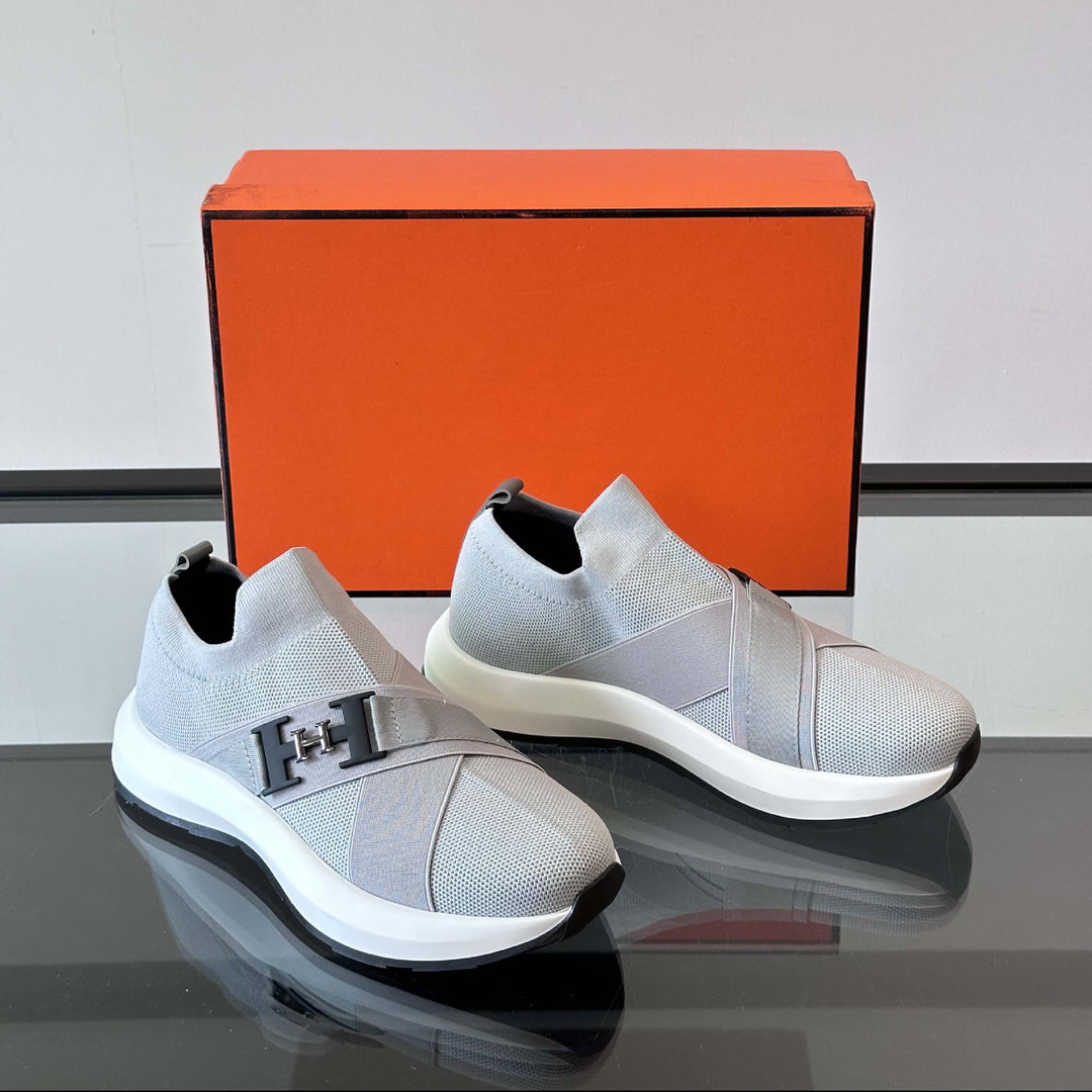 Damen Sportliche Slip-On Sneakers mit atmungsaktiver Mesh-Oberfläche und Dämpfungssystem R&B
