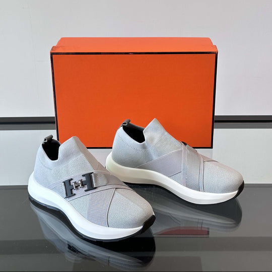 Damen Sportliche Slip-On Sneakers mit atmungsaktiver Mesh-Oberfläche und Dämpfungssystem R&B