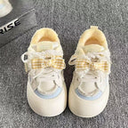 Damen Sneakers mit verspieltem Gingham-Band und kuscheligem Innenfutter R&B