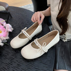 Damen Ballerina mit elegantem Design und perlenbesetztem Band EB
