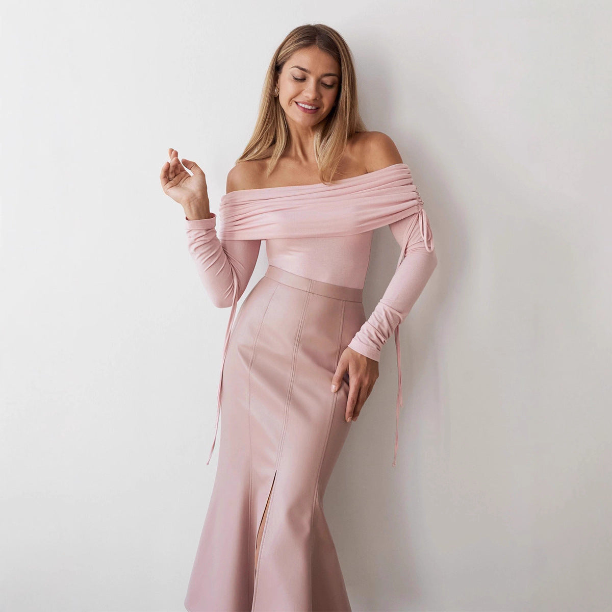 Damen Off-Shoulder Oberteil mit eleganter Raffung R&B