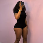 Damen Figurbetontes Jumpsuit mit kurzen Ärmeln und Rippenstruktur R&B