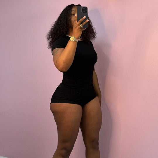 Damen Figurbetontes Jumpsuit mit kurzen Ärmeln und Rippenstruktur R&B
