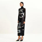 Damen Langarm Maxikleid mit grafischem Muster und hochgeschlossenem Kragen R&B