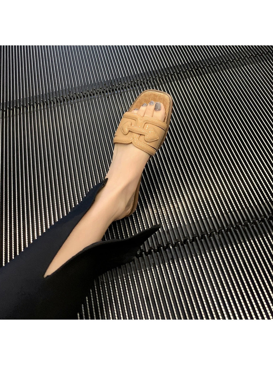 Damen Mules mit modischem geflochtenem Design und komfortablen Absatz R&B