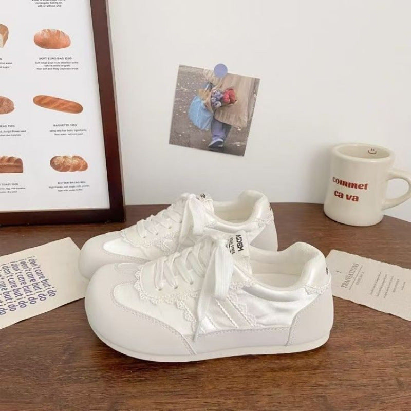 Damen Sneakers mit verspieltem Spitzendetail und atmungsaktiver Obermaterialstruktur R&B