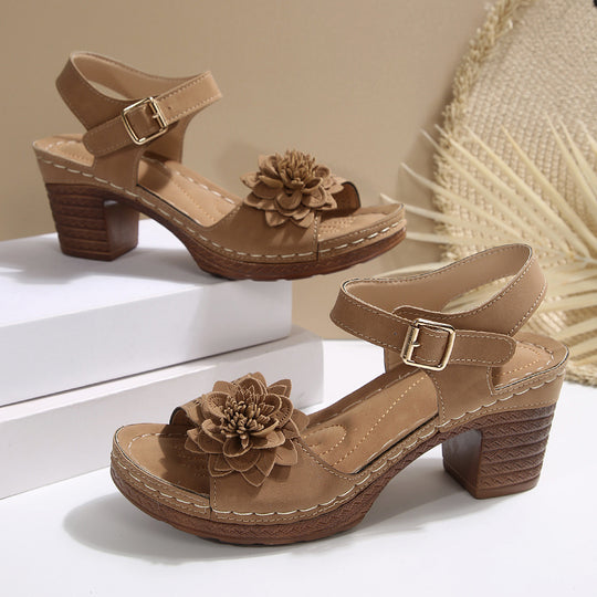 Damen modische Sandaletten mit Blumenapplikation R&B