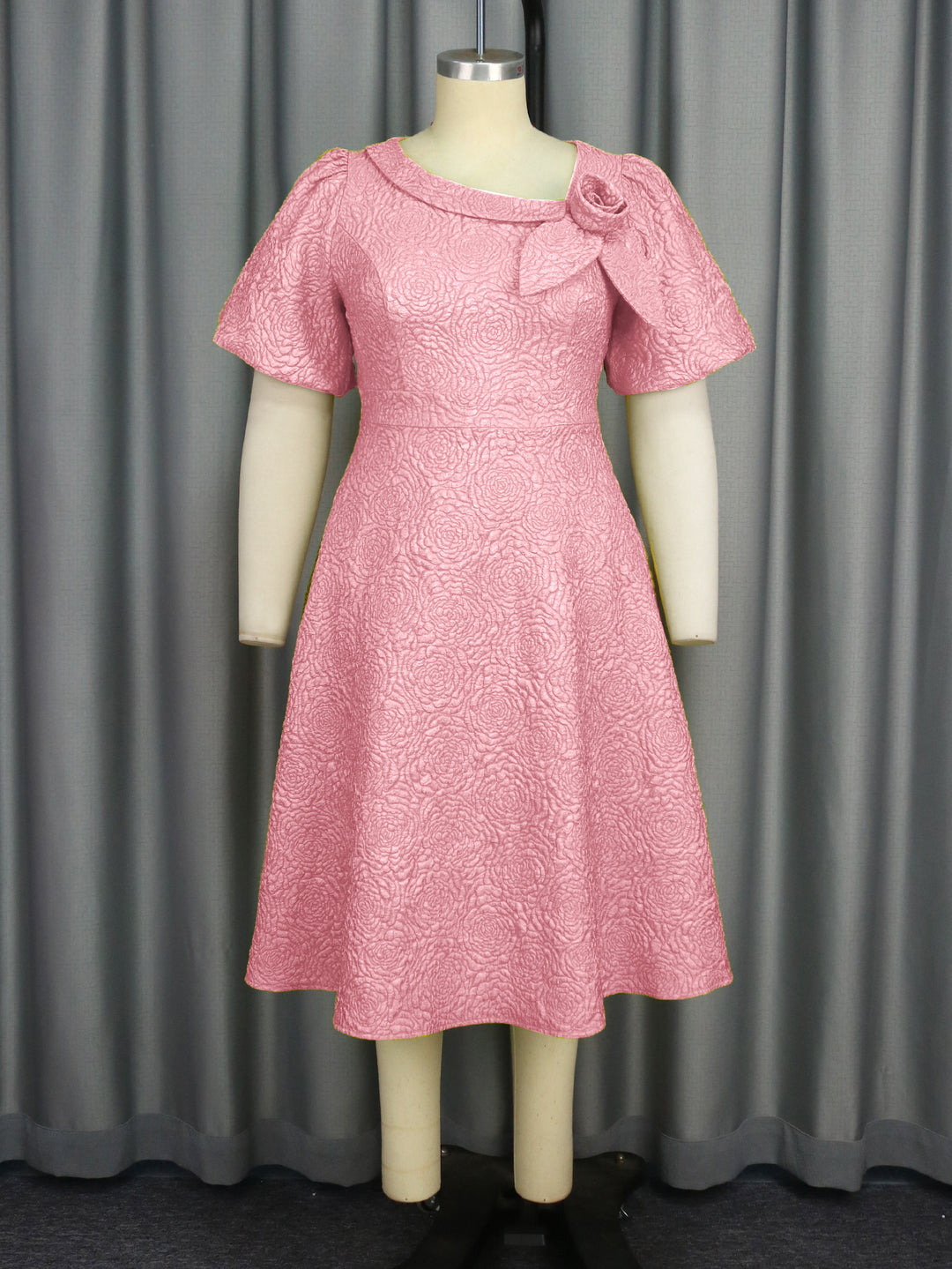 Damen Kleid mit elegantem Blumendruck und dekorativer Schleifenverzierung R&B