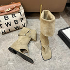 Damen offene Stiefel mit modischem Riemendesign und eleganten Knopfdetails R&B