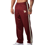 Herren nan gerade geschnittene Trainingshose mit elastischem Komfortbund, seitlichem Doppelstreifen und Oberschenkel-Logoprint R&B