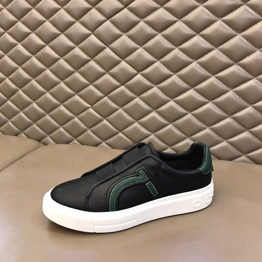 Damen Sneakers mit elastischem Riemen und komfortabler Sohle von R&B