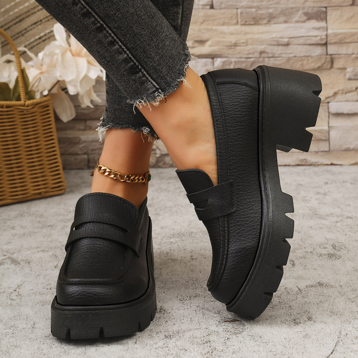Damen Plateauslipper mit rutschfester Profilsohle und modischem Design R&B