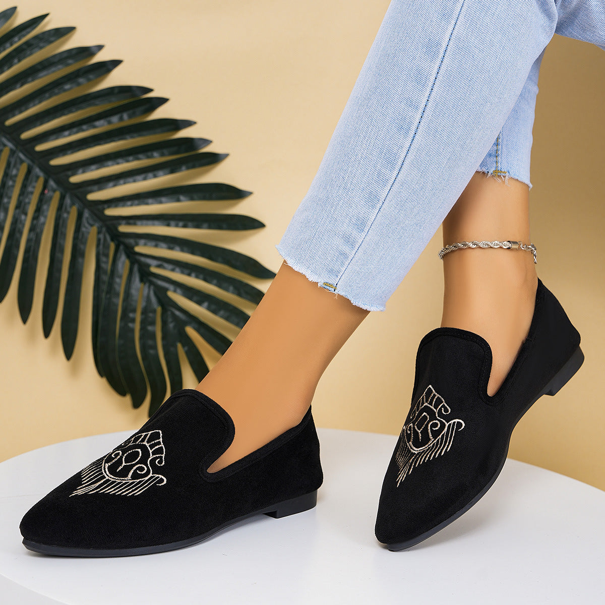 Damen Witzige Mokassins mit elegantem Lochmuster und modischem Detail R&B