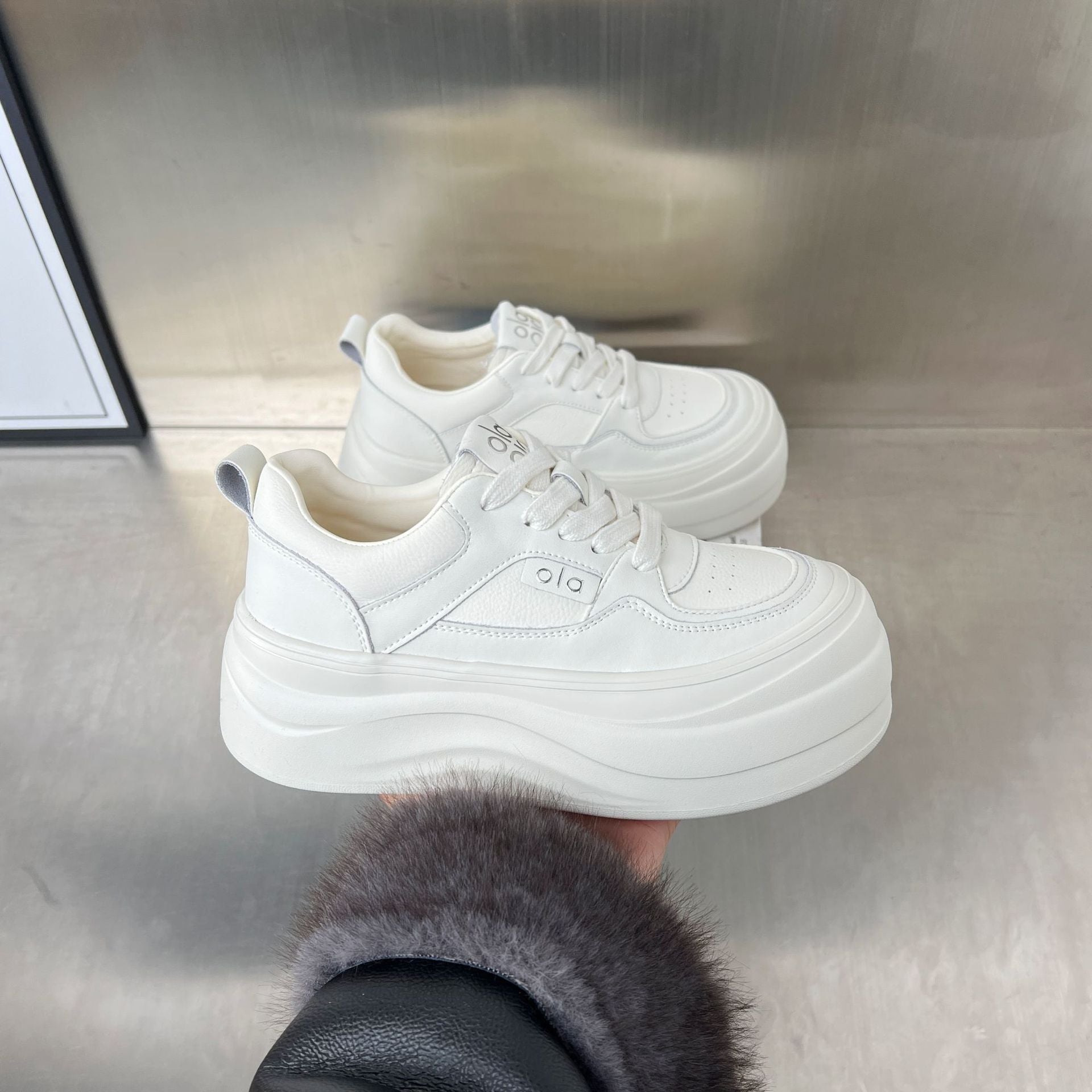 Damen Plattform Sneakers mit trendiger Silhouette und atmungsaktiver Obermaterialbeschaffenheit R&B