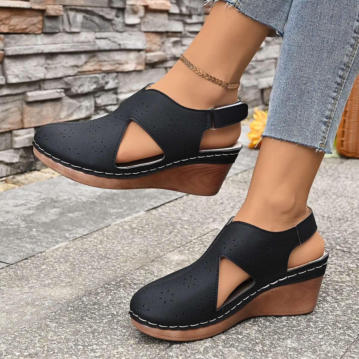 Damen Komfortable Wedge-Pantoletten mit atmungsaktiver Perforation R&B