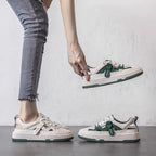 Damen Sportive Sneaker mit coolem Designelementen R&B