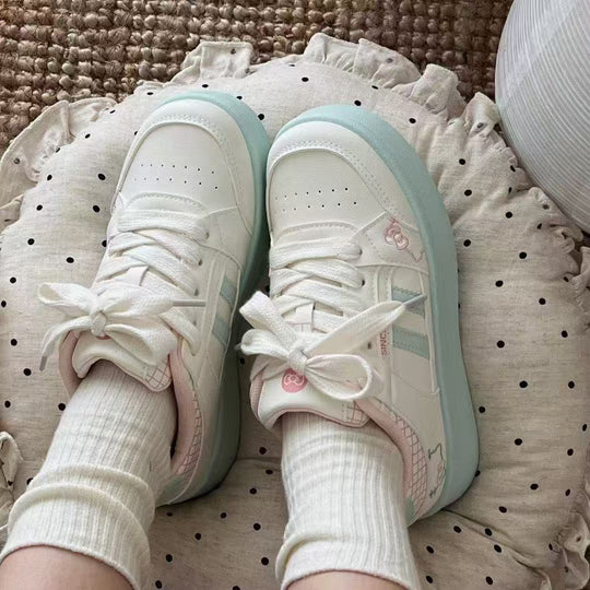 Damen Sneakers mit verspieltem Design von R&B