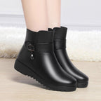 Damen gefütterte Winterstiefel mit modischer Schnallenverzierung R&B