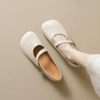 Damen Ballerinas mit elegantem Riemen und hochwertiger Lackoberfläche