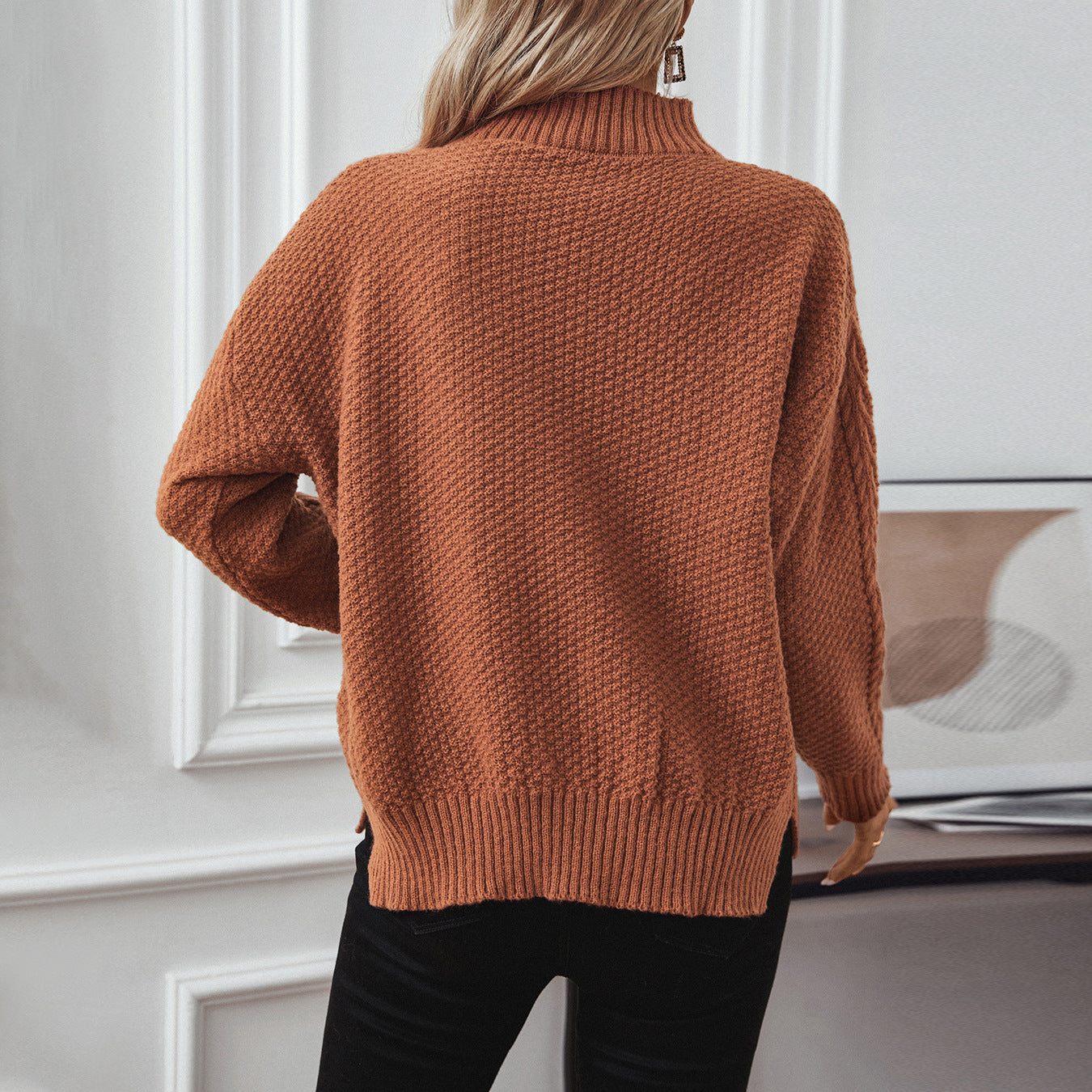 Damen Strickpulli mit auffälligem Zopfmuster und hohem Kragen