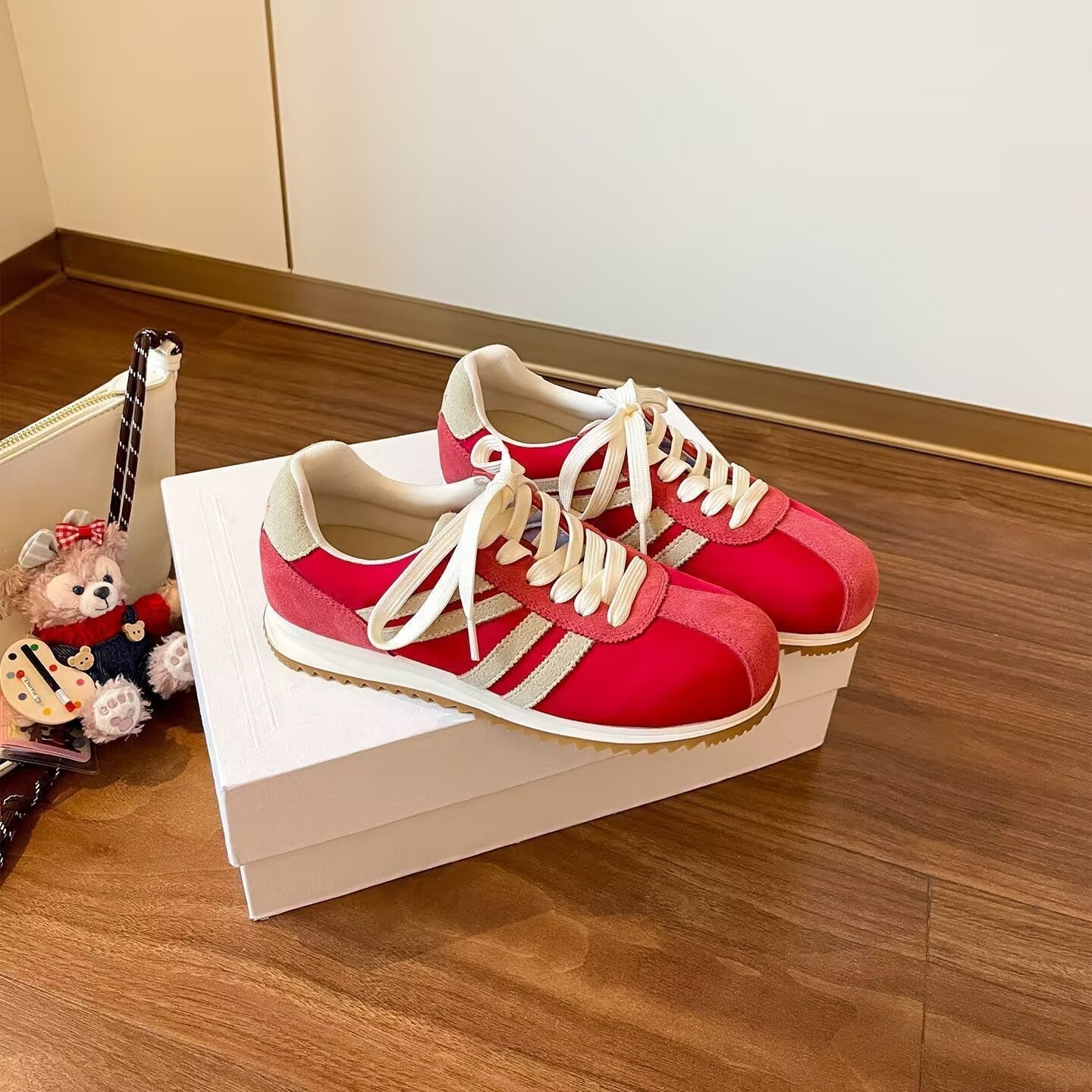 Damen Retro-Laufsneaker mit eleganter Wildleder-Applikation R&B