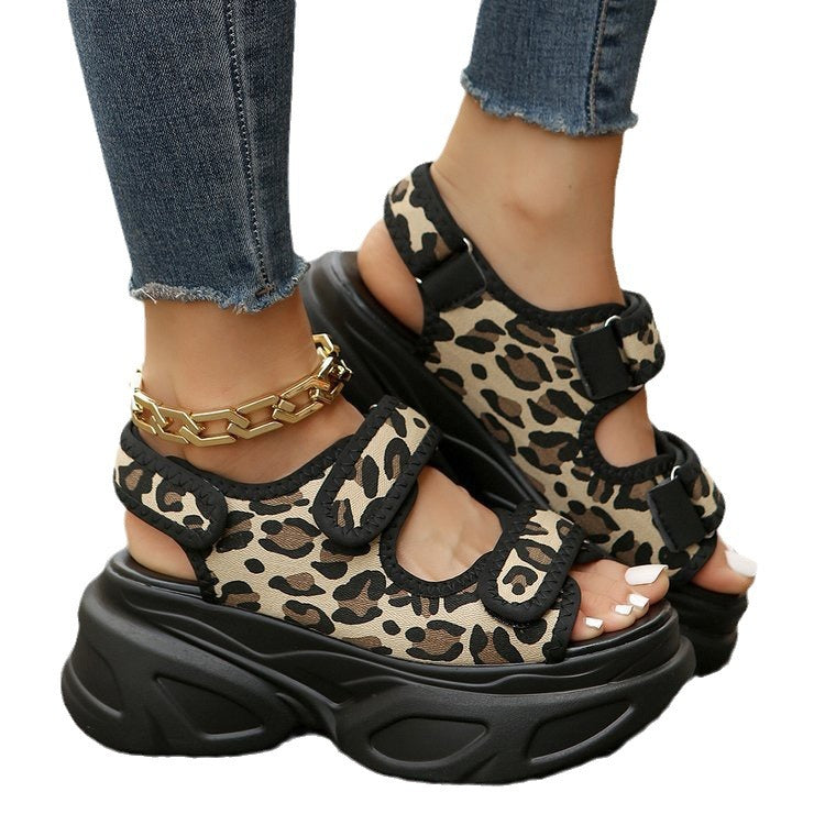 Damen Wedge-Sandalen mit modischen Klettverschluss und trendiger Profilsohle R&B