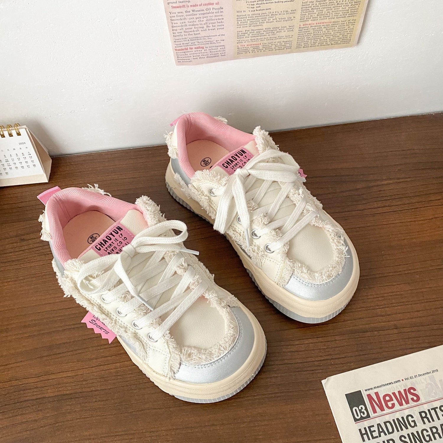 Damen Modische Sneakers mit kuscheligem Futter und einzigartigem Design R&B