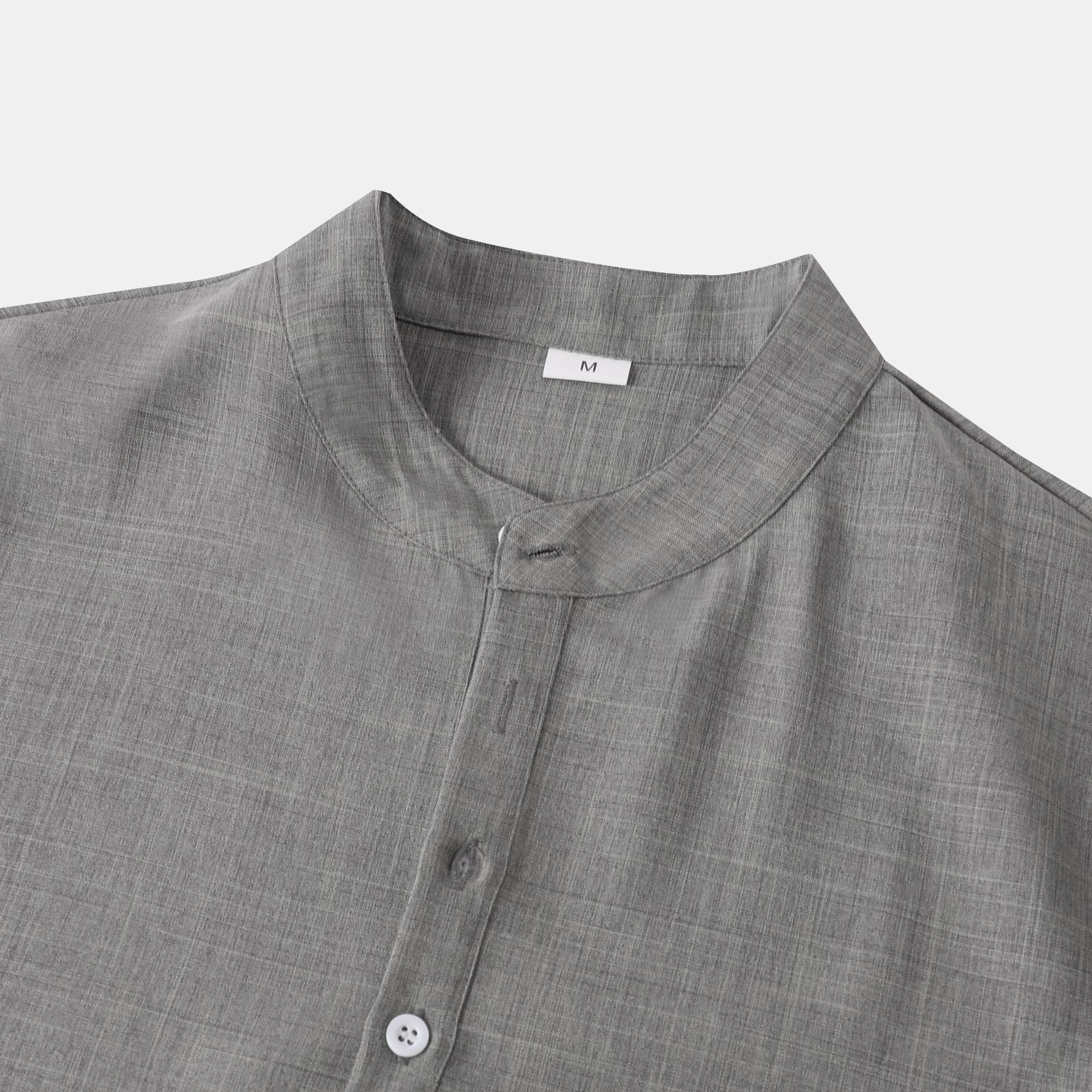 Herren Kurzarmhemd mit modernem Henley-Ausschnitt und entspannter Passform