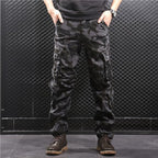 Herren Cargo-Hose mit multifunktionalen Taschen und modischem Camouflage-Design