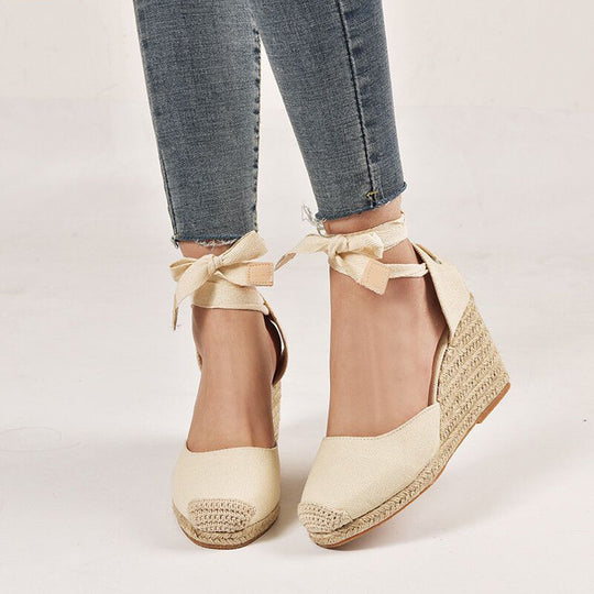 Damen nan Textil-Espadrille mit Bastkeil, Schleifenband-Knöchelriemen und gehäkelter Zehenkappe R&B