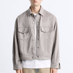 Herren lässige Wildlederjacke mit praktischen Brusttaschen und modernem Schnitt Hedi-Mode