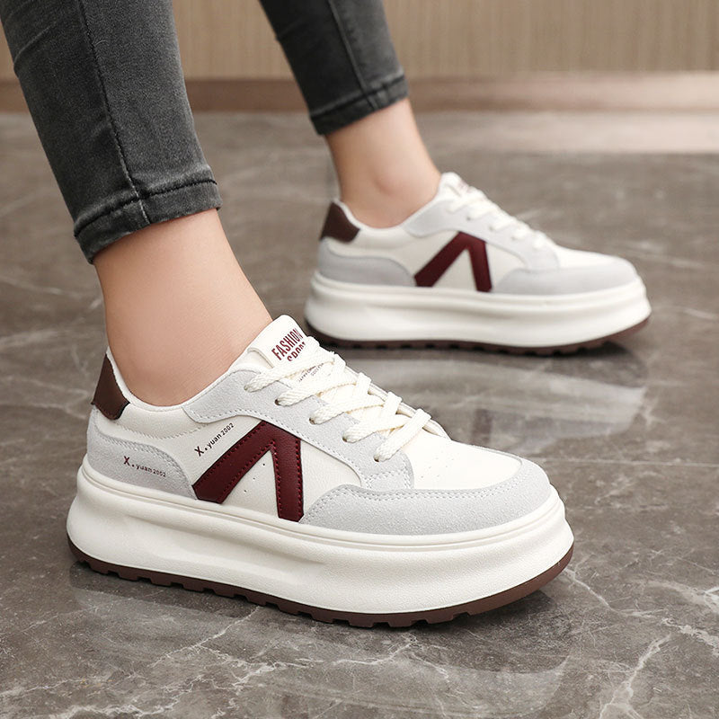 Damen sportive Sneaker mit dämpfendem Sohlenprofil und stylischem Dekorelement R&B