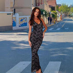 Damen Elegantes Spitzenkleid mit Halterneck-Design und figurfreundlichem Schnitt
