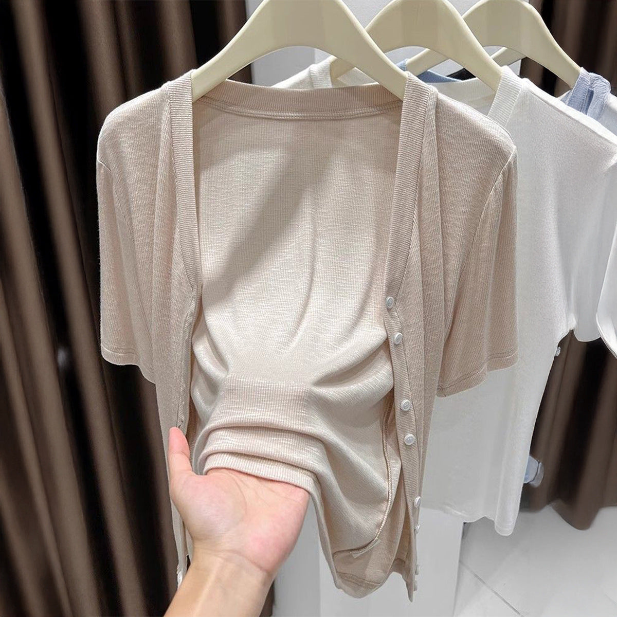 Damen Leichtes Wickeloberteil mit knopfverzierte Front R&B