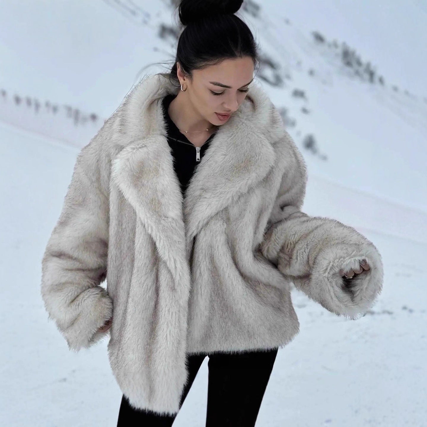 Damen Kuschelige Felljacke im Oversized-Stil mit breitem Revers