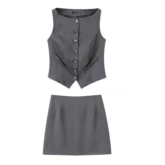 Damen-Set aus tailliertem Weste und kurzem Rock mit eleganten Knopfdetails R&B