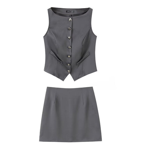 Damen-Set aus tailliertem Weste und kurzem Rock mit eleganten Knopfdetails R&B