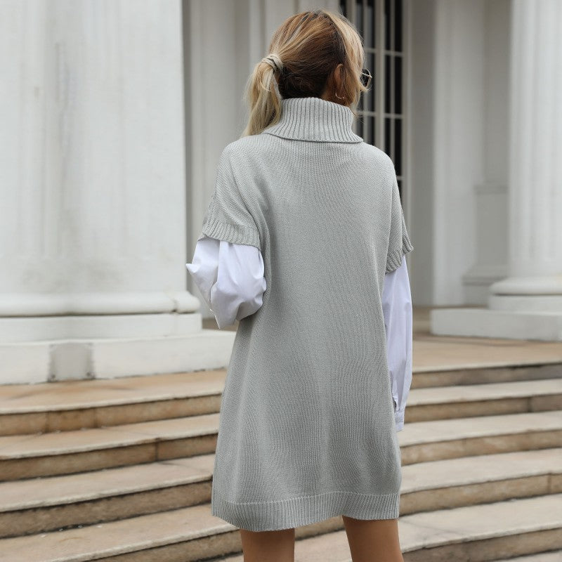 Damen Strickkleid mit hohem Kragen und modernen Schnittdetails R&B