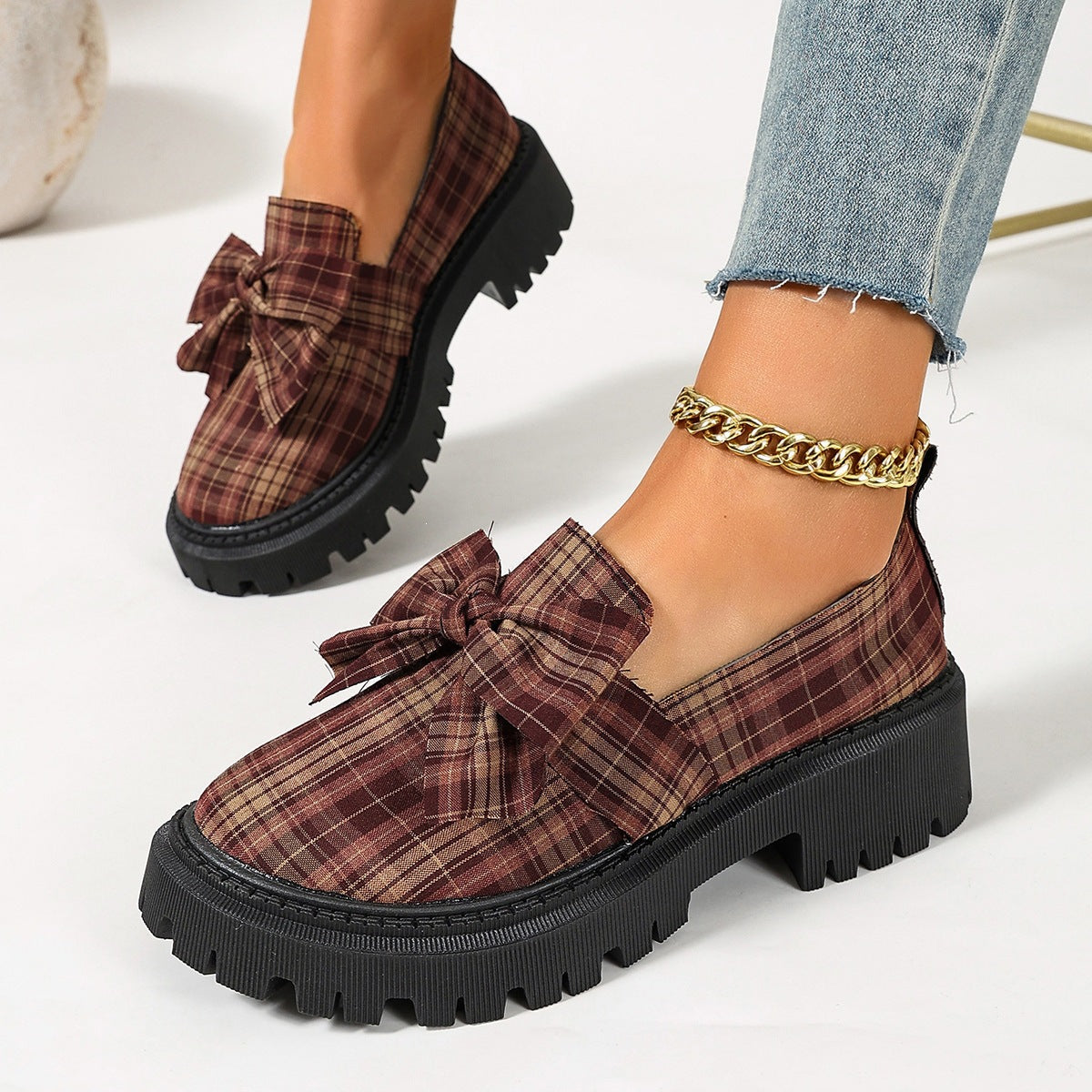 Damen Komfortable Slip-On Loafers mit dekorativer Schleifenapplikation und robustem Profil