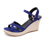 Damen Wedge-Sandalen mit verstellbarem Riemen und dekorativem Anhänger R&B