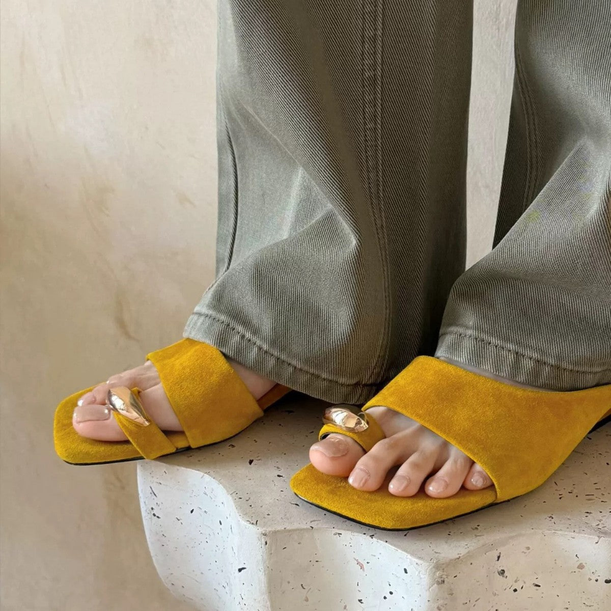 Damen Elegante Mules mit modischem Schnallenakzent