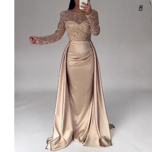 Damen Elegantes Abendkleid mit Glitzerdetails und fließendem Stoff R&B