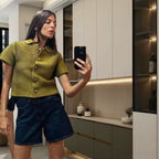Damen Kurzärmliges Oberteil mit Knopfdetails und passendem Shorts-Set R&B