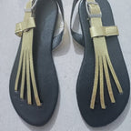 Damen Elegante Zehentrenner-Sandaletten mit feinem Schnallen-Detail R&B