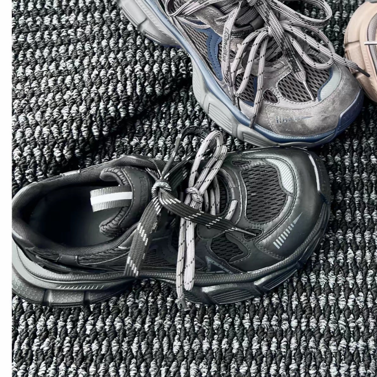 Damen Sportliche Sneakers mit robustem Sohlenprofil und atmungsaktivem Obermaterial R&B
